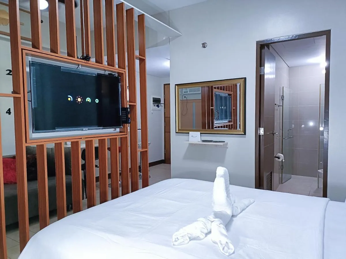 Affordable Two Palmtree Villas Near Naia3 Newport Boulevard Pasay City Appart hôtel